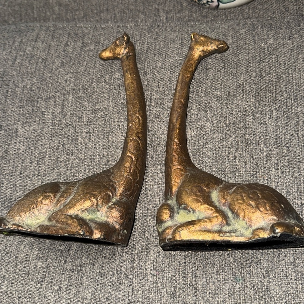 Set of 2/ heavy brass vintage giraffe book ends T11